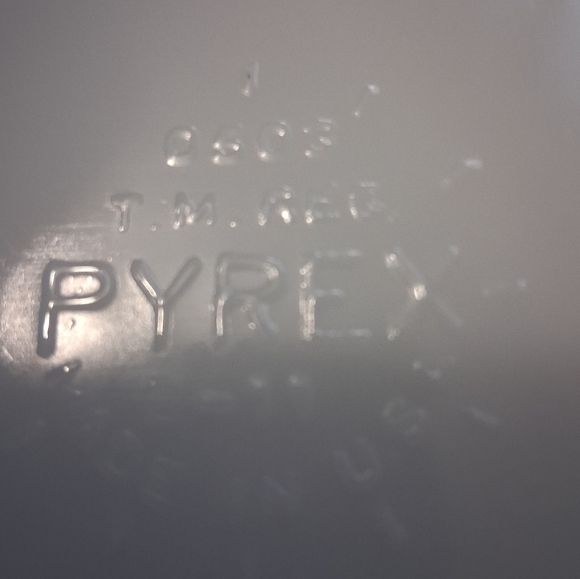 Vintage Pyrex Yellow Gold Refrigerator Dish 0502     Size 8.5"×7" - Picture 6 of 6